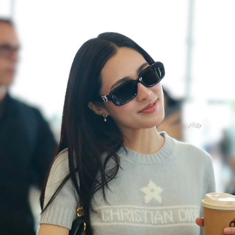 Kính Mát Gentle Monster Jewerly Phantom 01 Màu Đen