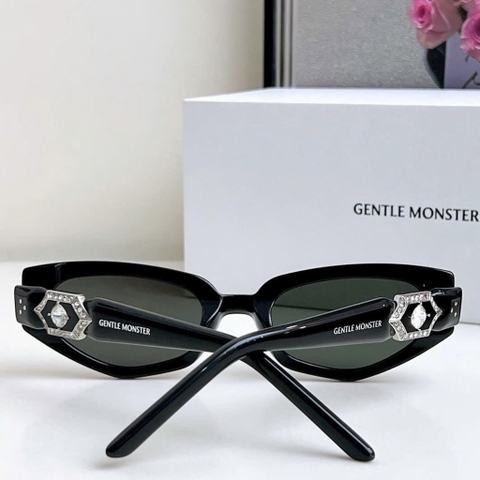 Kính Mát Gentle Monster Jewerly Ruvy Van 01 Màu Đen