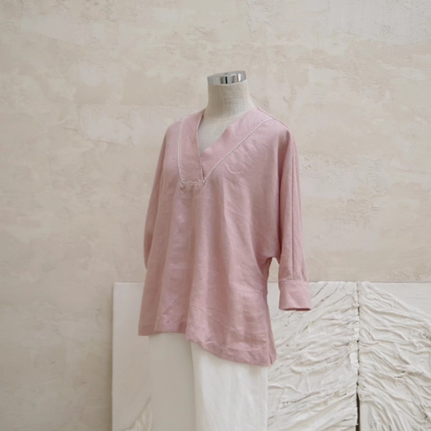 Áo Venus thêu cổ chữ V form rộng Anam