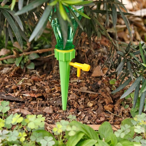 Que Tưới Nhỏ Giọt Tự Động Gắn Chai Nhựa - 1 Cái