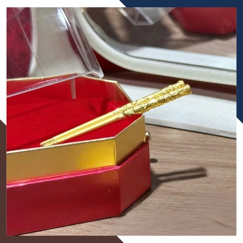 Bộ Bát Đũa Vàng Ta 24K 9999 QTV32 – Kỷ Vật Thôi Nôi Cho Bé | Ngọc Trai Anchi