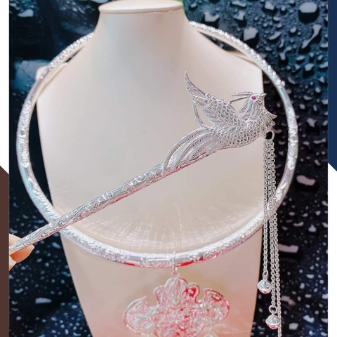 Bộ trang sức hầu đồng gồm Kiềng cổ, kiềng tay, trâm cài tóc, bông tai và khánh bằng bạc ta nguyên chất mã 46C5762