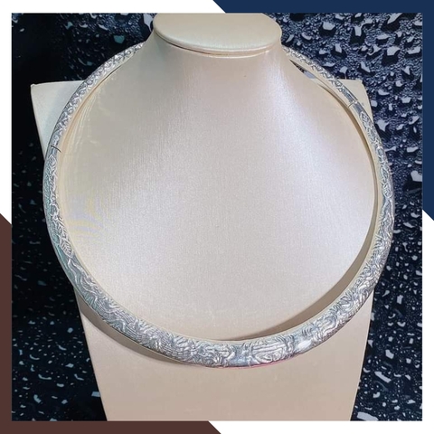 Bộ trang sức hầu đồng gồm Kiềng cổ, kiềng tay, trâm cài tóc, bông tai và khánh bằng bạc ta nguyên chất mã 46C5762