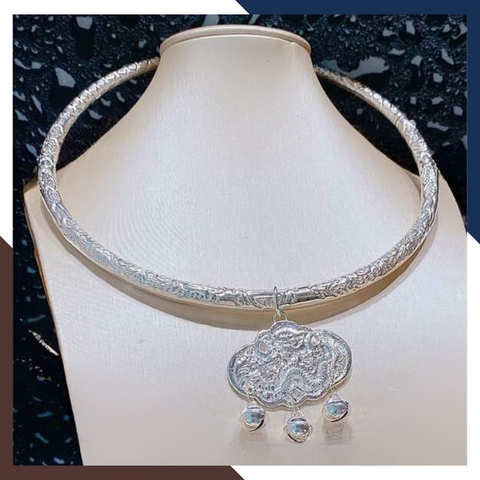 Bộ trang sức hầu đồng gồm Kiềng cổ, kiềng tay, trâm cài tóc, bông tai và khánh bằng bạc ta nguyên chất mã 46C5762