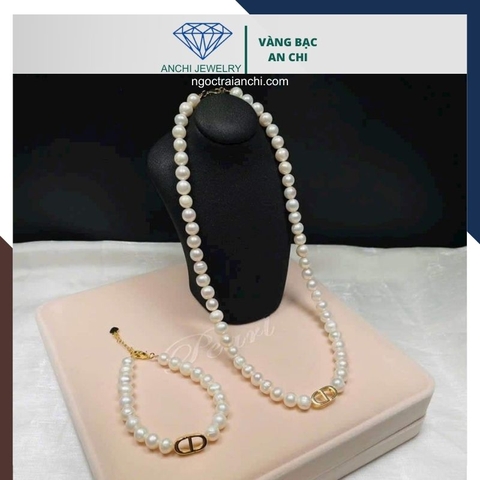 Bộ trang sức ngọc trai CD Dior mặc áo dài trẻ trung cho nữ gồm vòng cổ và vòng tay mã 89B1083