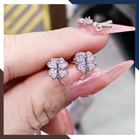 Bông Tai Cỏ 4 Lá Vàng Trắng Ý 10k Cho Nữ BTV222 – Trẻ Trung & Hiện Đại, Mang Phong Cách Italy