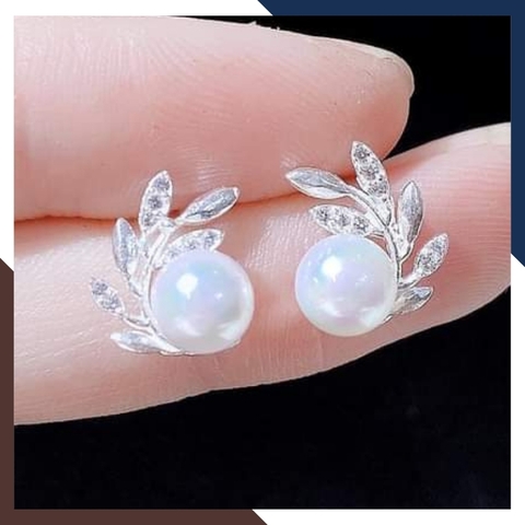 ​​​​​​​Bông tai nụ ngọc trai thật khung bạc hình chiếc lá cong cho nữ đẹp mã K55TD89