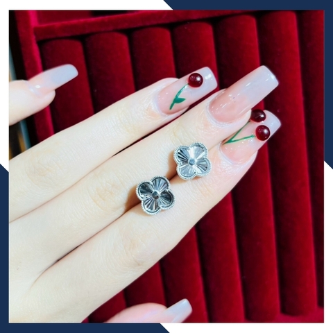 Bông tai cỏ 4 lá vàng trắng 18k, bông tai vàng ý 750 trẻ trung cho nữ mã 556B4420