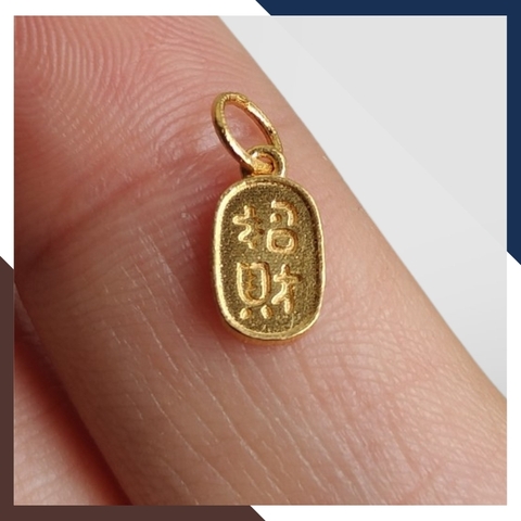 Charm vàng 18k, charm treo thẻ bài may mắn mã 039AC582