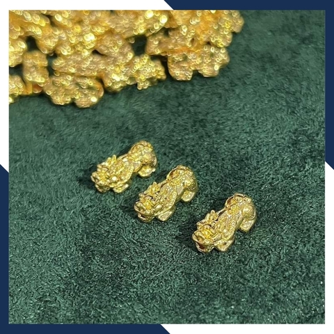 Charm vàng 18k, tỳ hưu vàng 18k đeo tay mã AC250