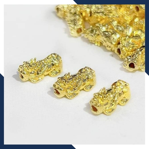 Charm vàng 18k, tỳ hưu vàng 18k đeo tay mã AC250