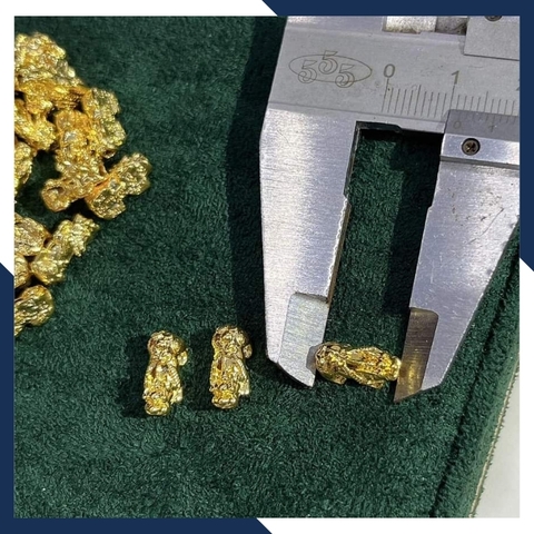 Charm vàng 18k, tỳ hưu vàng 18k đeo tay mã AC250