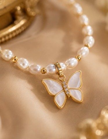Vòng Cổ Choker Ngọc Trai VCNT195 – Feminine Luxury Với Charm Bướm Khảm Trai