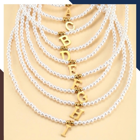 Vòng cổ ngọc trai hạt nhỏ dáng choker mặt chữ cái cho nữ mặc áo dài đẹp mã 45CH280