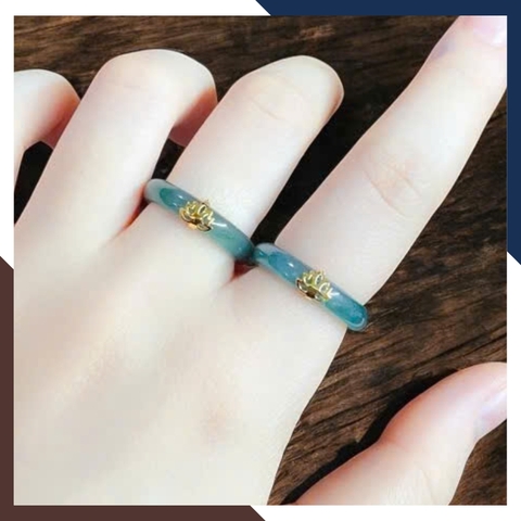 Nhẫn Lam Ngọc Tự Nhiên A+ Bọc Hoa Sen Vàng 10K – NPT53