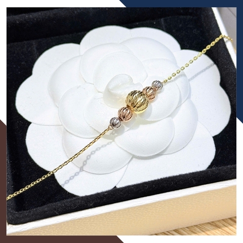 Lắc Tay Vàng Nữ 10K LTVN358 – Mix Charm Cá Heo, Cỏ 4 Lá & Bi Vàng 3 Màu Thanh Lịch