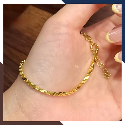 Lắc Tay Vàng Nữ Trơn Kiểu Chữ Cong Hàn Quốc LTVN301 – Đeo Sang, Bắt Sáng, Có Giấy Kiểm Định