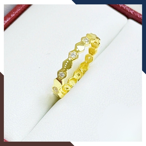 Nhẫn vàng tây nữ NVN308 bản mỏng hình lục giác tổ ong cá tính – Hợp đeo ngón trỏ, đeo nhiều lớp layering