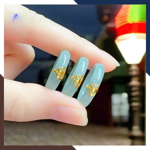 Nhẫn Lam Ngọc Tự Nhiên A+ Bọc Hoa Sen Vàng 10K – NPT53