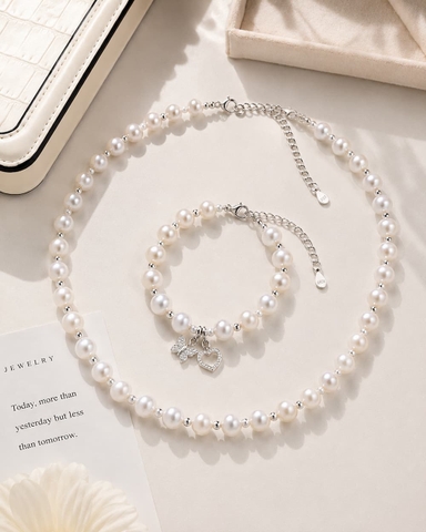 Set Ngọc Trai BTSNT253 – Choker Pearl Phối Bạc Vỡ 925 & Charm Bướm Trẻ Trung