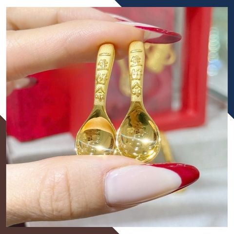 Thìa Vàng 9999, Quà Thôi Nôi/ Đầy tháng Cho Bé Mã QTV11 - Chúc Con Sung Túc Cả Đời Dư Dả