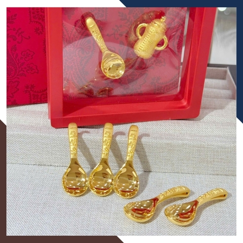 Thìa Vàng 9999, Quà Thôi Nôi/ Đầy tháng Cho Bé Mã QTV11 - Chúc Con Sung Túc Cả Đời Dư Dả