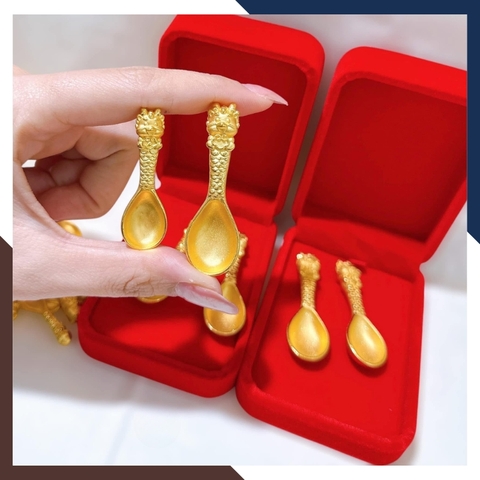 Thìa Vàng 9999, Quà Thôi Nôi/ Đầy tháng Cho Bé Mã QTV11 - Chúc Con Sung Túc Cả Đời Dư Dả