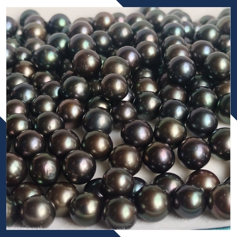 Viên ngọc trai đen 7-7.5mm, hạt ngọc trai thật nuôi nước ngọt tự nhiên tròn xoe, độ bóng 5A không vết sinh trưởng.