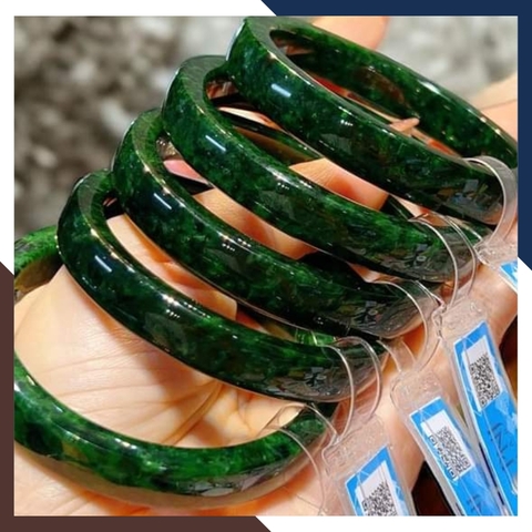 Vòng cẩm thạch sơn thủy cao cấp liền khối có kiểm định loại A cho nữ mệnh mộc, mệnh hỏa mã AC3550