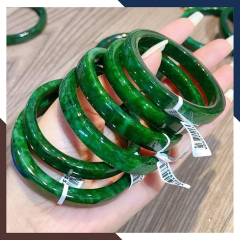Vòng cẩm thạch sơn thủy liền khối bản vuông có kiểm định type A cho nữ mệnh mộc, mệnh hỏa mã AC1150