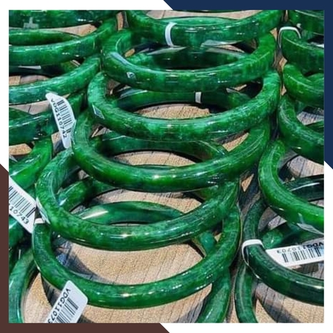 Vòng cẩm thạch sơn thủy liền khối bản vuông có kiểm định type A cho nữ mệnh mộc, mệnh hỏa mã AC1150