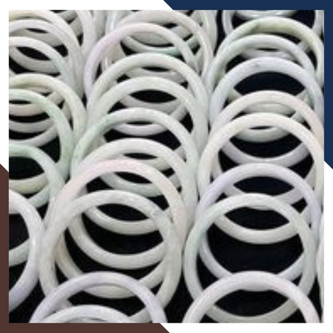 Vòng cẩm thạch trắng liền khối bản vuông 12mm cho nữ mệnh kim, mệnh thủy mã AC350