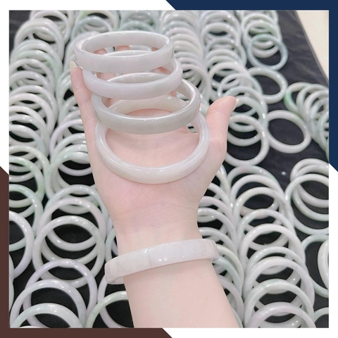 Vòng cẩm thạch trắng liền khối bản vuông 12mm cho nữ mệnh kim, mệnh thủy mã AC350