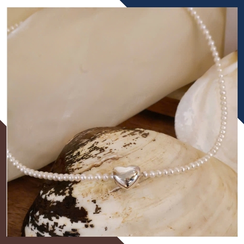 Vòng Cổ Choker Ngọc Trai Nhỏ Mặt Trái Tim Bạc VCNT146 – Tôn Vinh Nét Đẹp Nhẹ Nhàng & Nữ Tính