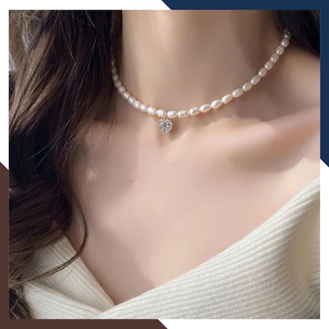 Vòng cổ ngọc trai hạt gạo nhỏ dáng choker có mặt hình trái tim cho nữ mặc áo dài đẹp mã 56CH250