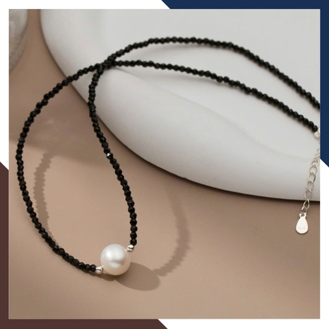 Vòng cổ pha lê đen cao cấp dáng choker đính mặt ngọc trai cho nữ đẹp mã T10AC220