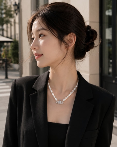 Vòng Cổ Ngọc Trai Dị VCNT192 – Fashion Pearl Hiện Đại & Mặt Địa Cầu Cá Tính