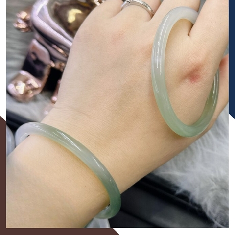 Vòng tay đá chalcedony ( Canxedon ) trắng xanh nguyên khối có kiểm định mã AC385