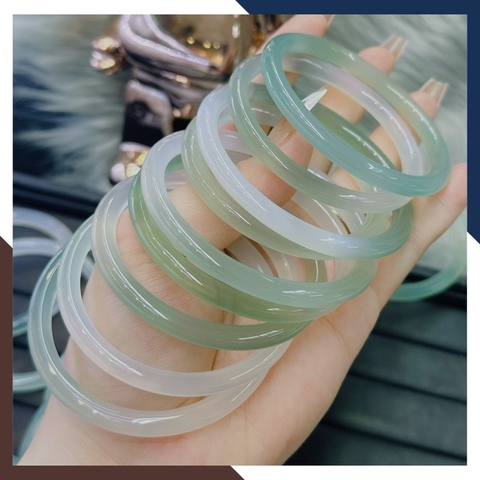 Vòng tay đá chalcedony ( Canxedon ) trắng xanh nguyên khối có kiểm định mã AC385