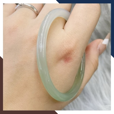 Vòng tay đá chalcedony ( Canxedon ) trắng xanh nguyên khối có kiểm định mã AC385