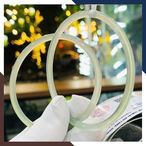 Vòng tay đá chalcedony ( Canxedon ) trắng xanh nguyên khối có kiểm định mã AC385
