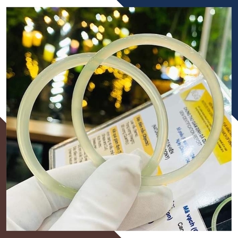 Vòng tay đá chalcedony ( Canxedon ) trắng xanh nguyên khối có kiểm định mã AC385