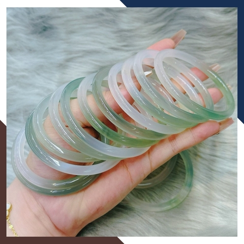Vòng tay đá chalcedony ( Canxedon ) trắng xanh nguyên khối có kiểm định mã AC385