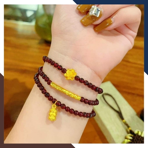 Vòng tay đá garnet ngọc hồng lựu đỏ mix charm vàng 24k mã AC2830
