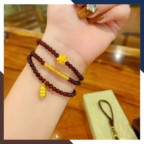 Vòng tay đá garnet ngọc hồng lựu đỏ mix charm vàng 24k mã AC2830