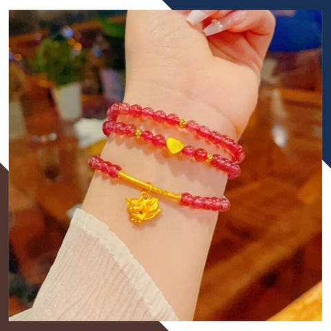 Vòng thạch anh dâu tây hồng mix charm vàng 24k mã AC269135