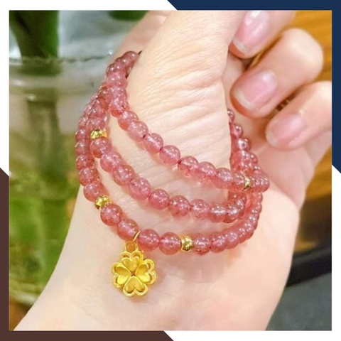 Vòng thạch anh dâu tây hồng mix charm vàng 24k mã AC269135