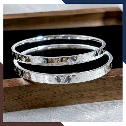 Vòng Tay LV Louis Vuitton Nữ Dạng Kiềng Bằng Bạc Ta Nguyên Chất LTBN80