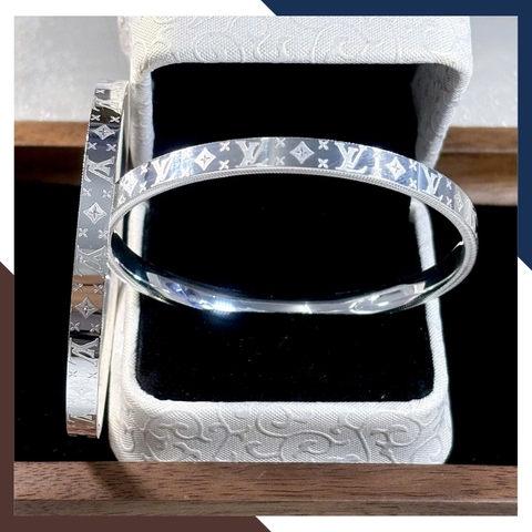 Vòng Tay LV Louis Vuitton Nữ Dạng Kiềng Bằng Bạc Ta Nguyên Chất LTBN80