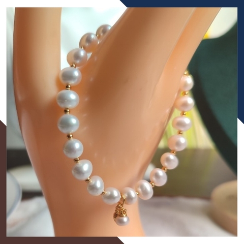 Vòng tay ngọc trai thật , lắc tay ngọc trai tự nhiên phối bi và charm búp sen bạc mạ vàng mã 78AC195